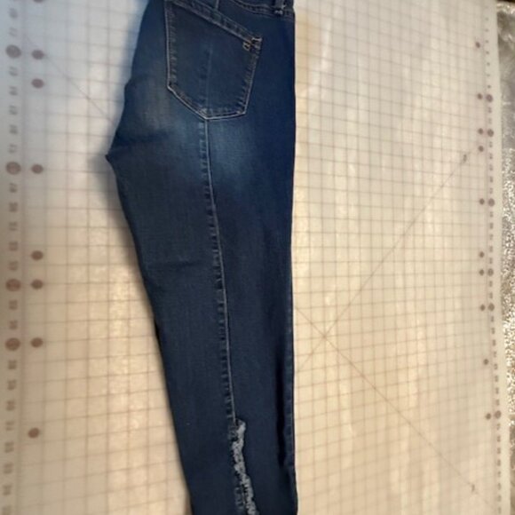CROWN & IVY BLUE DENIM SKINNY CROPPED JEANS WITH RUFFLE HEM, SIZE 12 - Picture 13 of 15